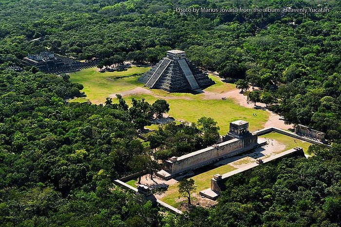 chichen-itza